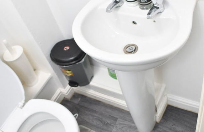 Lovely 2-bed Apartment in West Bromwich - Foto 14