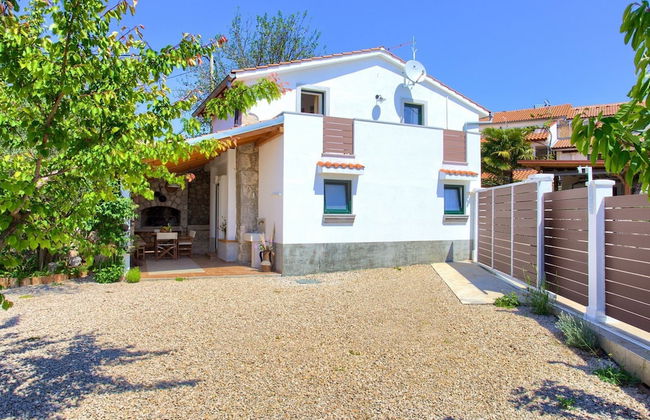 Tranquil Getaway Polje Villa With Pool - Foto 1