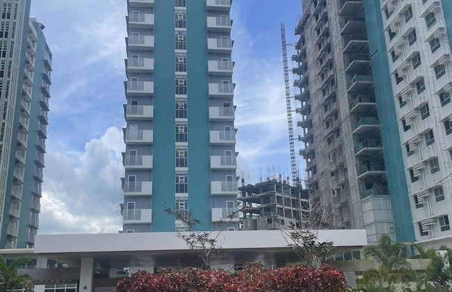 Mesavirre Bacolod | Elegantly Furnished 1BDM w/Balcony @ LOPEZ LUX. - Foto 51