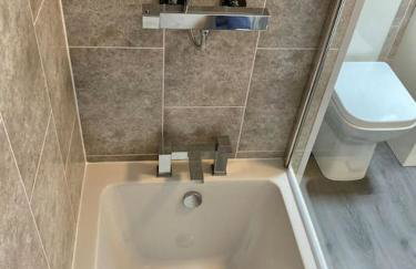 Rhubarb Retreat - Stylish House, Sleeps 5, 10 mins to Durham City & Parking & Garden - Foto 39