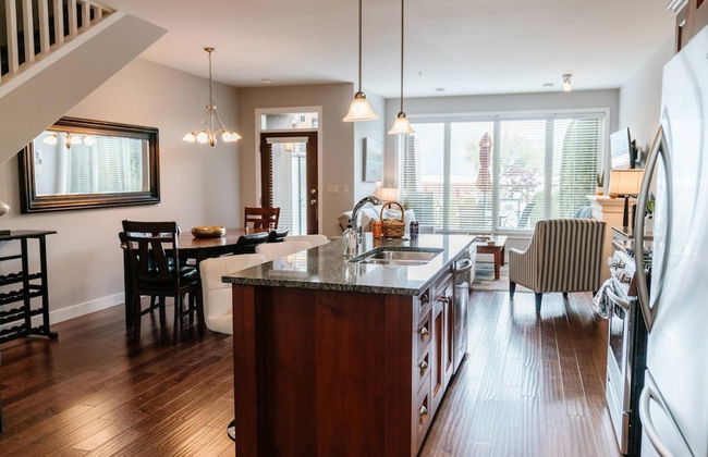 Lakefront Pool Side Townhouse -barona Beach - Photo 3