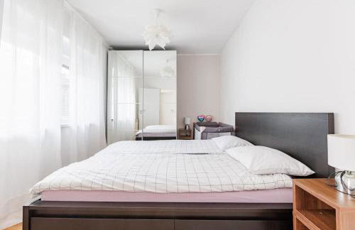 Cozy 2-bedroom house with parking slots - Photo 11