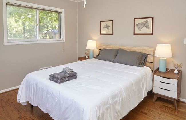 Prime Location! 5BR in Quaint Neighborhood! - Foto 7