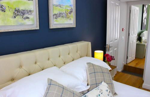 Spacious 4BR house, 2 en suites with garden & on-site parking - Foto 7