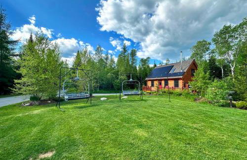 BC Log cabin with private beach river fire pit AC wifi onsite trails ski slope views - Foto 40