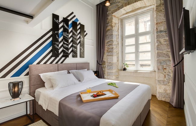 DeZign Apartments - Photo 2