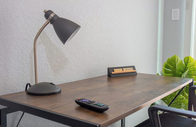 Heaven-sent Convenient 4br/ 3BA Near Downtown - Foto 31