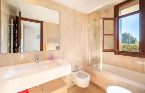 Villa de lujo con piscina, jacuzzi, jardín y terraza - Foto 34