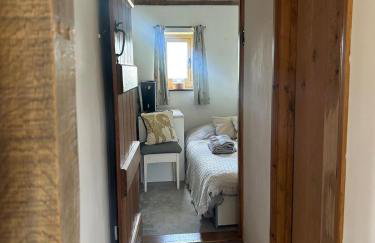 Heritage Cottage with a Pool - Photo 8