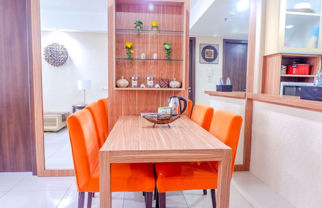 Cozy Pool View Kemang Village Residence Apartment with Direct Access to Mall - Foto 12