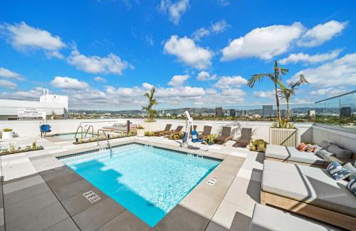 Modern 1BR LA l Workspace Pool Gym - Foto 5