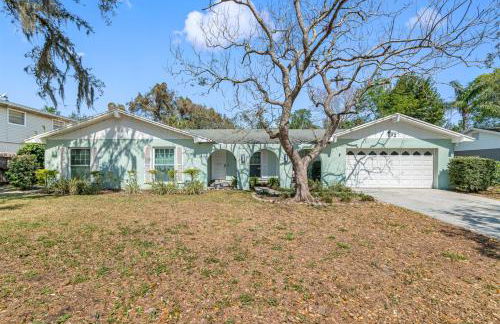 Spacious & Amazing Home w Big Pool and Patio - Photo 44