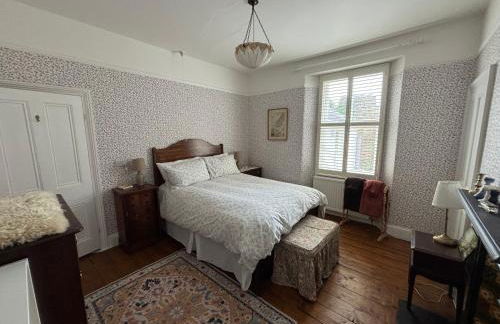 Tenby Victorian Villa with parking, pets allowed - Photo 29