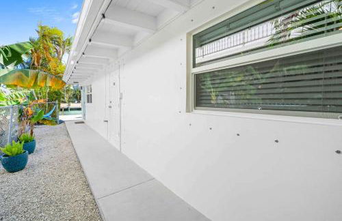 Seabreeze Cove Waterfront Gem 38 Foot Dock Cabana Club - Foto 85