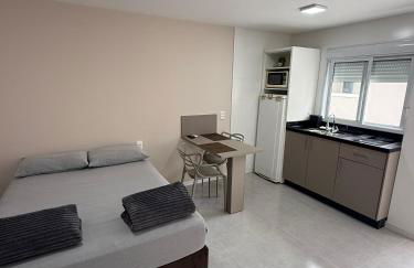 AP frente à praça bem localizado - Foto 6