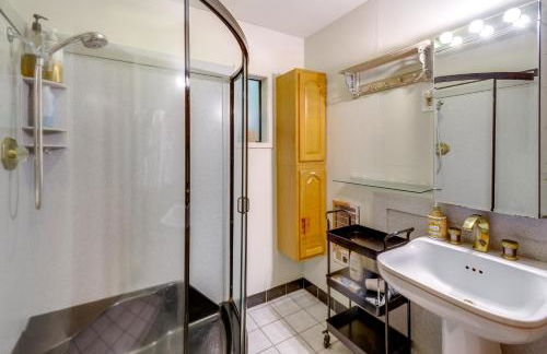 Steps to Beach Scenic Escape in Port Orchard! - Foto 18