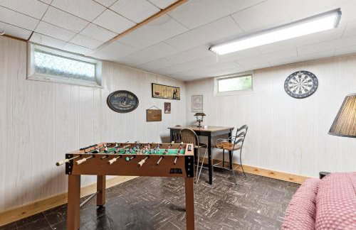 Peaceful Pastel - Cheerful Cottage Close to Pere Marquette and Muskegon Lake - Pet Friendly - Foto 16