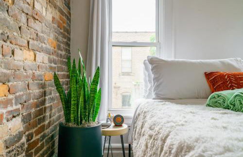 Jungle House Luxury Homes - Columbus Downtown Short North - Steps to Convention Center & Nationwide Arena - Sleeps up to 8 - Free Parking - Over 5,800 Five Stars - Foto 38