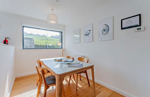 Residence 11 by Together Travel - Luxury 2-Bed Ground Floor Apartment - Photo 8