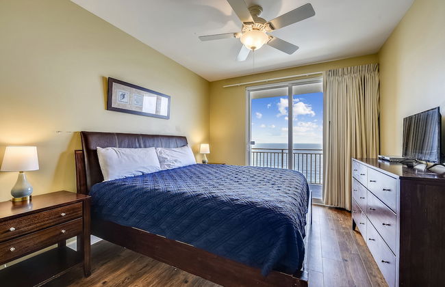 Splash Beach Resort by Book That Condo - Photo 10