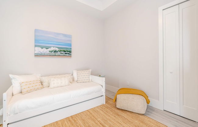 Sparkling new Vanderbilt Beach Luxury Escape - Photo 16