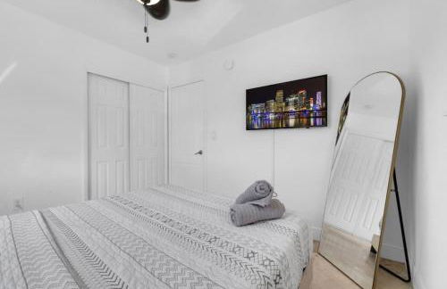 Stunning Hollywood Pool Home - Foto 25