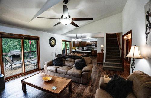 Whispering Woods Estate - Relax, Recharge, Connect - 12 wooded acres, 3 Bedrooms, 3 Baths, sleeps 10 - Foto 57