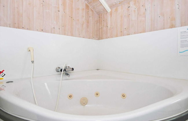 8 Person Holiday Home in Ronde - Photo 17