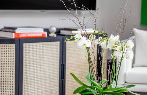 Lumber Barons Detroit Brush Park Penthouse 3BR 2 Kings 1 Queen 2 Baths 1 Car Garage - Photo 21