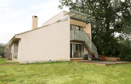 Frater House - Photo 1