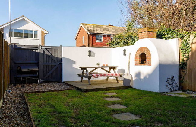 Beautifully Refurbished 4-bed Beachside Retreat - Foto 7