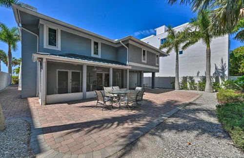 Lido Key Hideout with Patio and Yard and Walk to Beach! - Foto 1