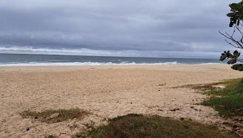 Aconchegante casa à beira da praia - Foto 4