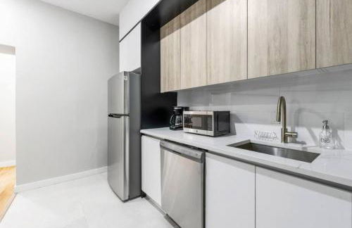 Top Notch 2BR in Upper East Mins to Central Park - Foto 18