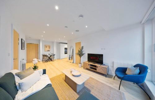 Modern & Cozy 2-Bedroom Apartment plus Parking, Gym, Cinema, Games Room, Workspace - Photo 10