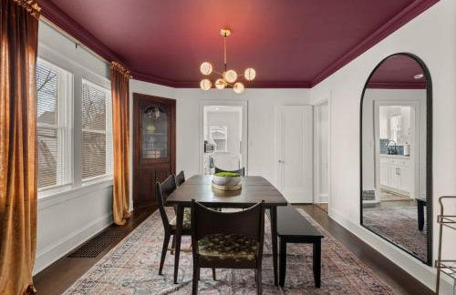 Hot Tub - Game Room - Chic & Spacious - Sleeps 10 - Foto 12