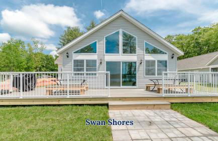 Expansive Lakefront Home with Private Dock - Foto 1