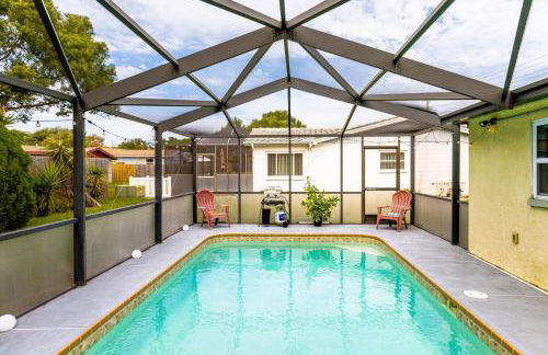 Marlin's Palm Oasis - Beach House, Amazing Pool, BBQ Area - Photo 1