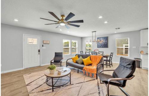 Spacious & Homey 4br/3ba W/amenities Near Downtown - Foto 8