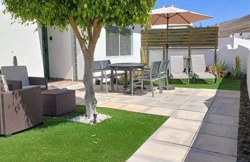 THE WHITE HOUSE with Pool - Playa Blanca - Foto 13