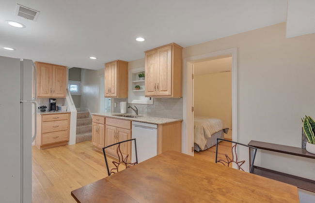 Amazing Lakefront Retreat On Long Lake! 2 Bedroom Home by RedAwning - Foto 11