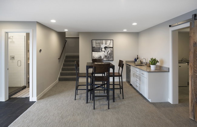 Lakefront Luxury - Photo 34