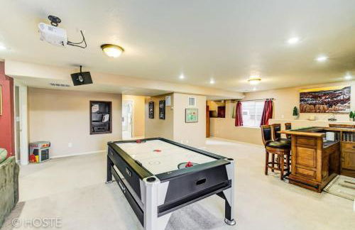 *H* 5BR Home Getaway w/HOT TUB ** - Foto 22