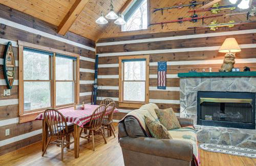 Fire Pit and Porch Rustic Retreat in North Carolina - Foto 8