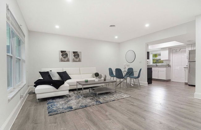 BnB Hyperion Brand New 2b2b Retreat w Patio - Foto 1