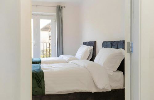 FREE parking, LARGE House for Contractors & Families, Sleeps 7, 25 mins to MANCHESTER & LIVERPOOL - Foto 4