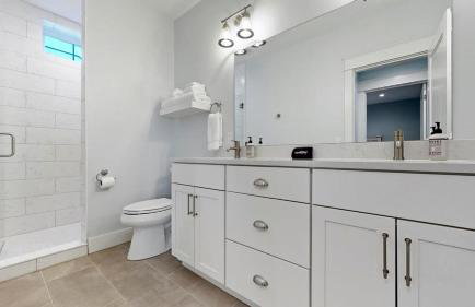 Lux Beach Home Lake Views Firepit - Foto 42