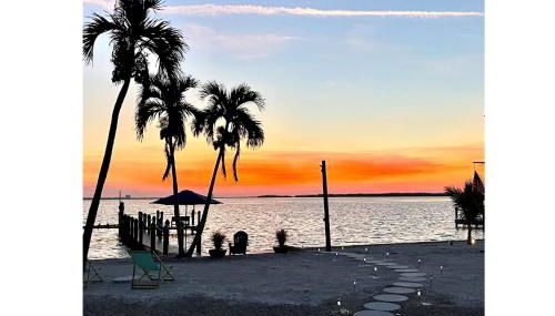 Stunning Waterfront Home with Southeast Bay Frontage - Villa Cuquita - Foto 1