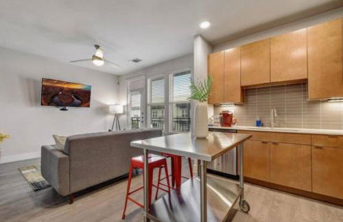 Luxurious Studio, Work from Home, Wifi, Riverwalk - Photo 15