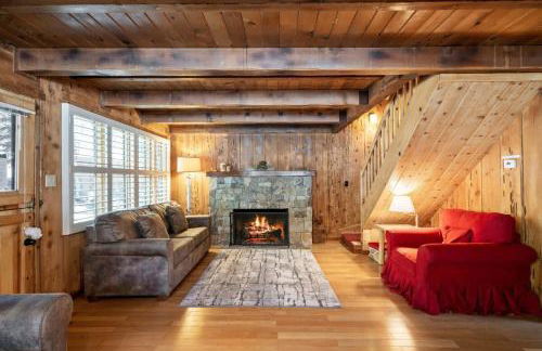 3BR Mountain Cabin-Near Beach & Slopes - Foto 1